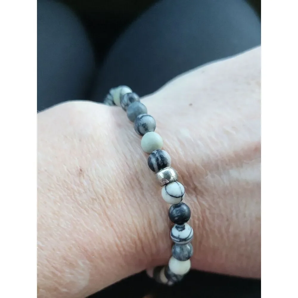 Marble-Effect Black & White Beaded Stretch Bracelet